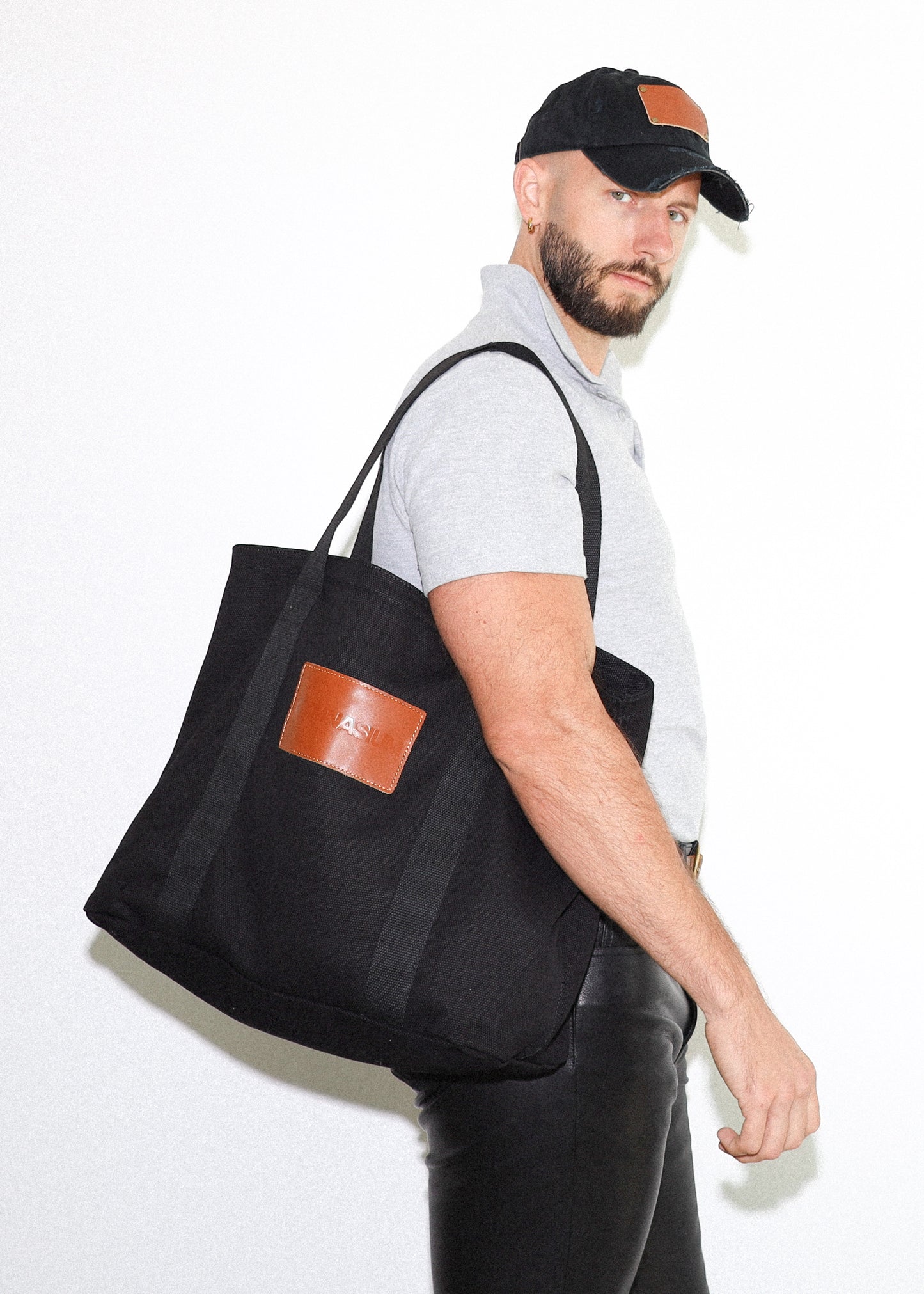 THE TOTE BAG BLACK